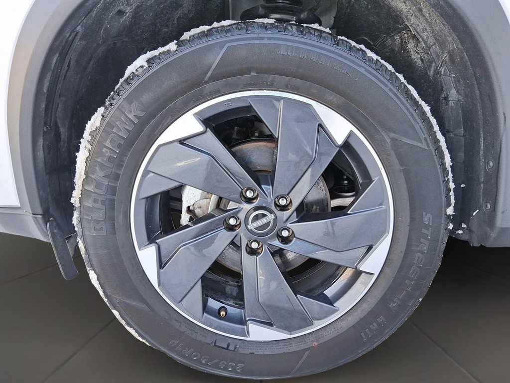 2025 Nissan Rogue AWD SV Moonroof in Stratford, Ontario - 6 - w1024h768px