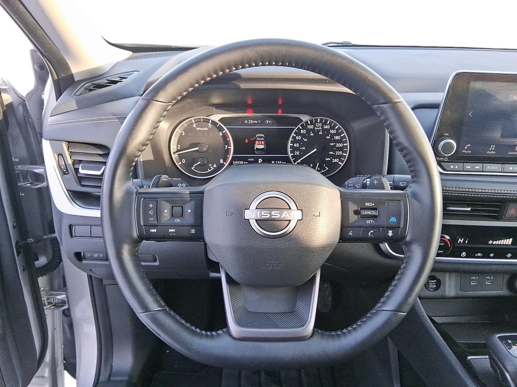 2025 Nissan Rogue AWD SV Moonroof in Stratford, Ontario - 11 - w1024h768px