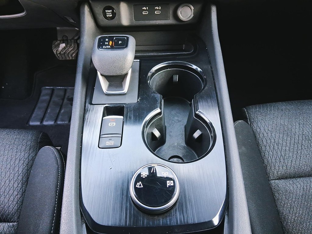 2025 Nissan Rogue AWD SV Moonroof in Stratford, Ontario - 16 - w1024h768px