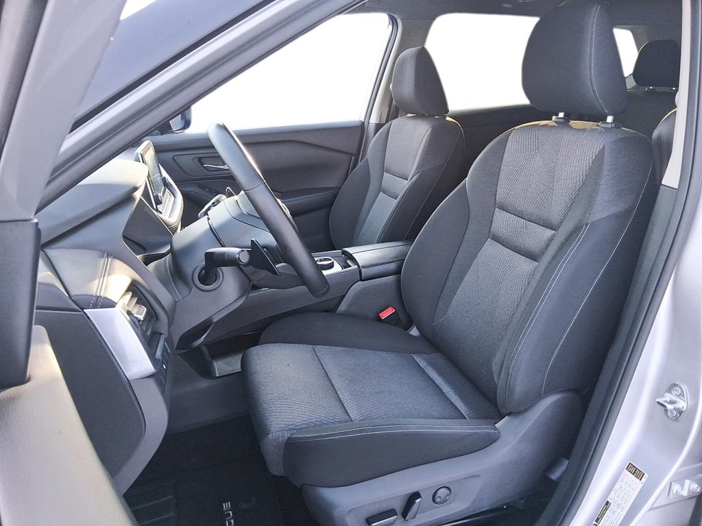 2025 Nissan Rogue AWD SV Moonroof in Stratford, Ontario - 7 - w1024h768px