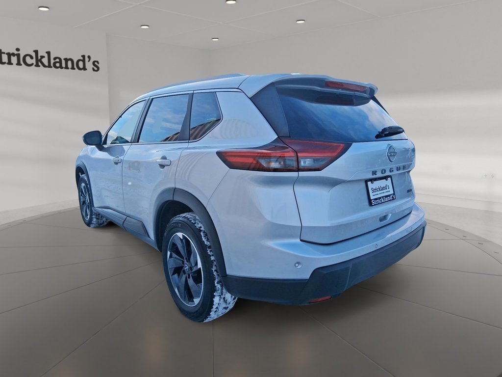 2025 Nissan Rogue AWD SV Moonroof in Stratford, Ontario - 3 - w1024h768px