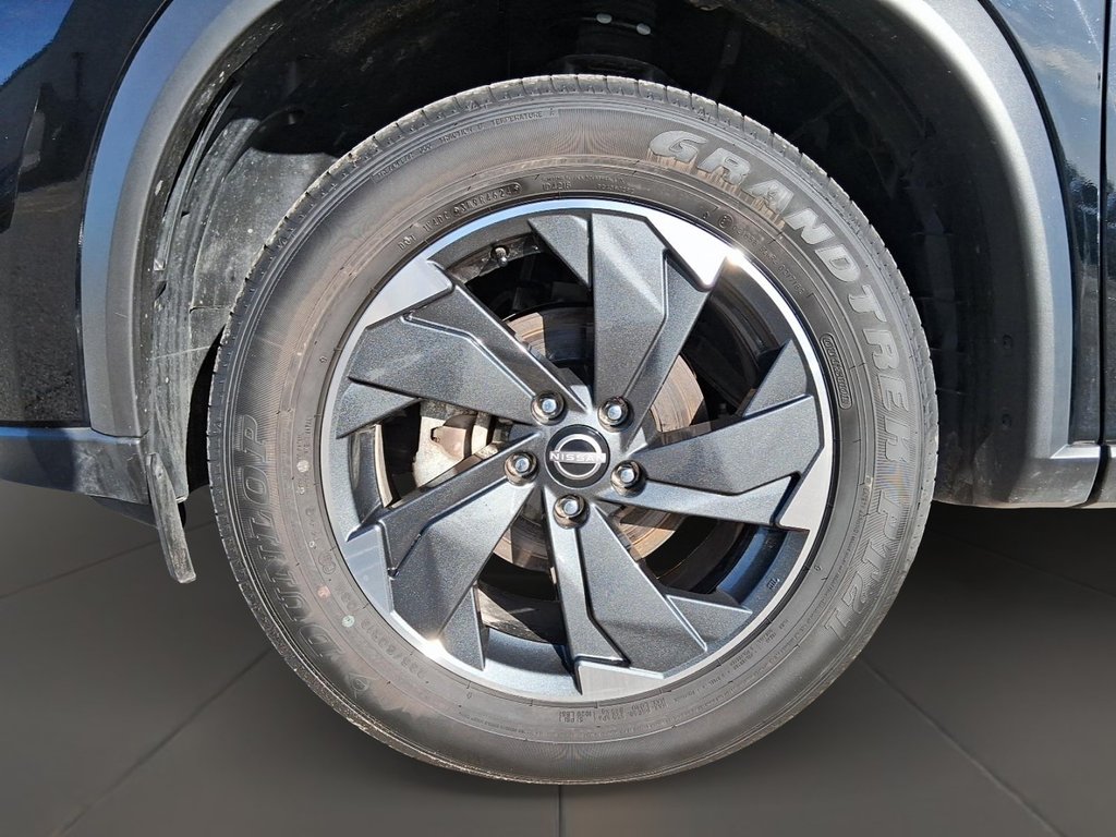 2025 Nissan Rogue AWD SV Moonroof in Stratford, Ontario - 7 - w1024h768px