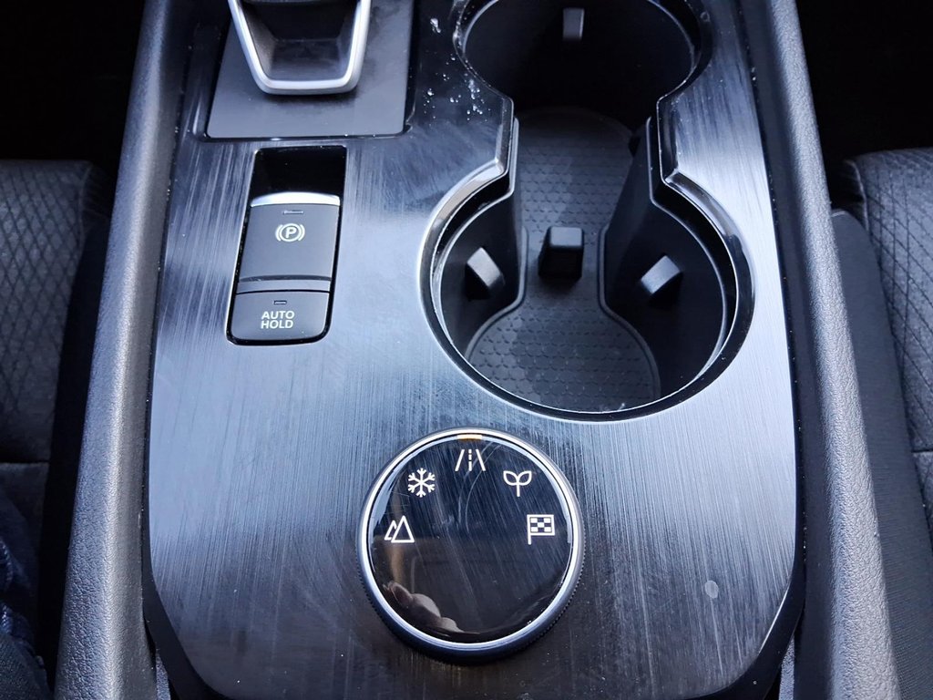 2025 Nissan Rogue AWD SV Moonroof in Stratford, Ontario - 17 - w1024h768px