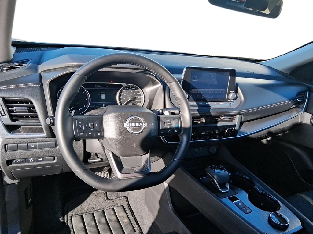 2025 Nissan Rogue AWD SV Moonroof in Stratford, Ontario - 10 - w1024h768px
