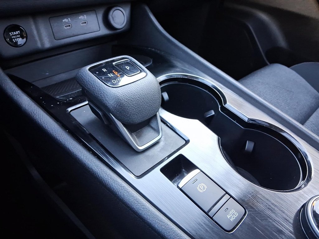 2025 Nissan Rogue AWD SV Moonroof in Stratford, Ontario - 16 - w1024h768px