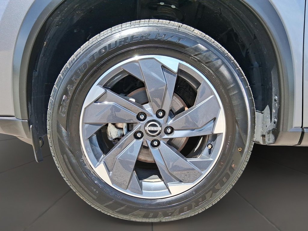 2025 Nissan Rogue AWD SV Moonroof in Stratford, Ontario - 7 - w1024h768px