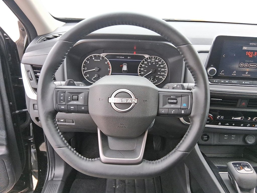 2025 Nissan Rogue AWD SV Moonroof in Stratford, Ontario - 12 - w1024h768px