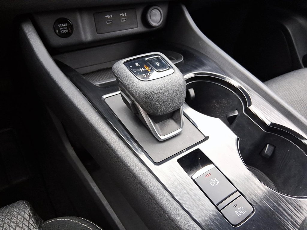 2025 Nissan Rogue AWD SV Moonroof in Stratford, Ontario - 16 - w1024h768px
