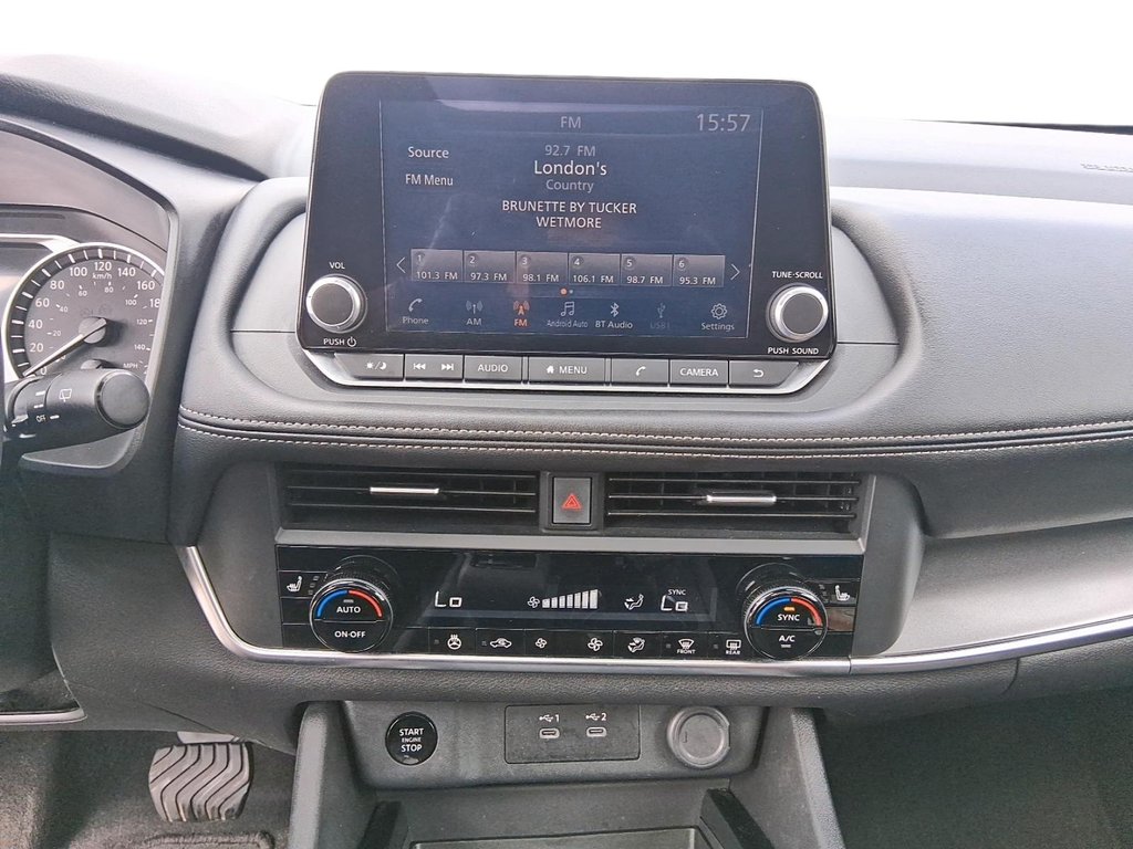 2025 Nissan Rogue AWD SV Moonroof in Stratford, Ontario - 15 - w1024h768px