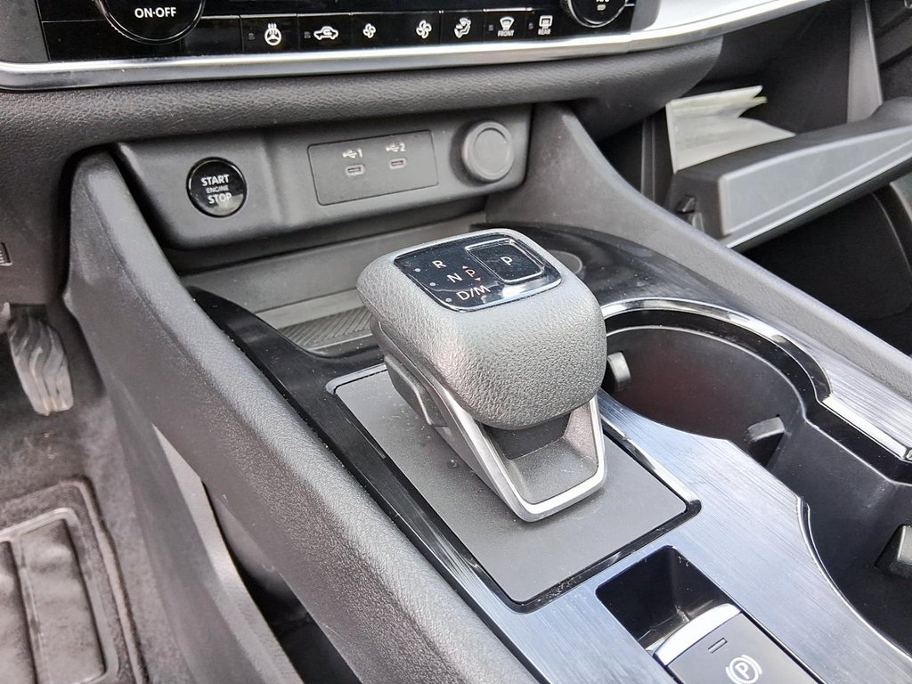 2025 Nissan Rogue AWD SV Moonroof in Stratford, Ontario - 17 - w1024h768px