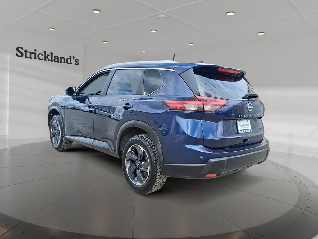 2025 Nissan Rogue AWD SV Moonroof in Stratford, Ontario - 4 - w1024h768px