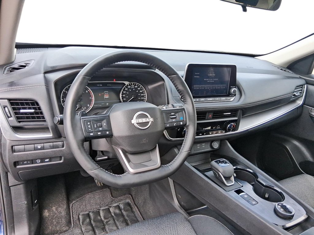 2025 Nissan Rogue AWD SV Moonroof in Stratford, Ontario - 10 - w1024h768px