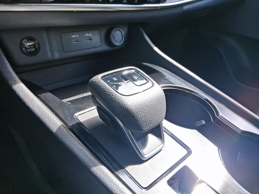 2025 Nissan Rogue AWD SV Moonroof in Stratford, Ontario - 16 - w1024h768px
