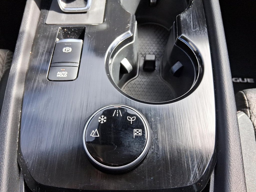 2025 Nissan Rogue AWD SV Moonroof in Stratford, Ontario - 17 - w1024h768px