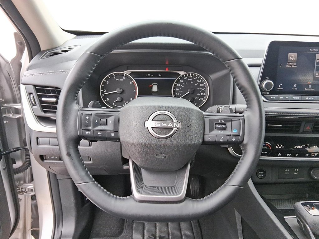 2025 Nissan Rogue AWD SV Moonroof in Stratford, Ontario - 12 - w1024h768px