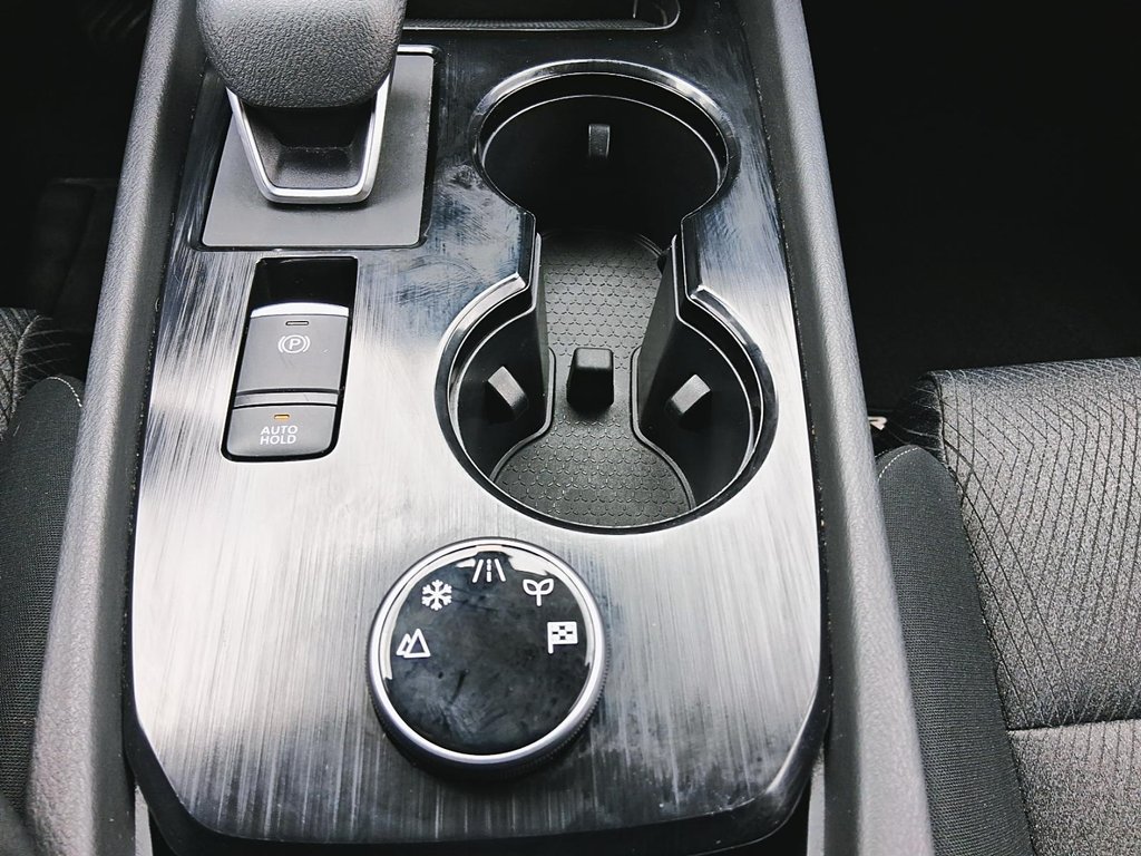 2025 Nissan Rogue AWD SV Moonroof in Stratford, Ontario - 17 - w1024h768px