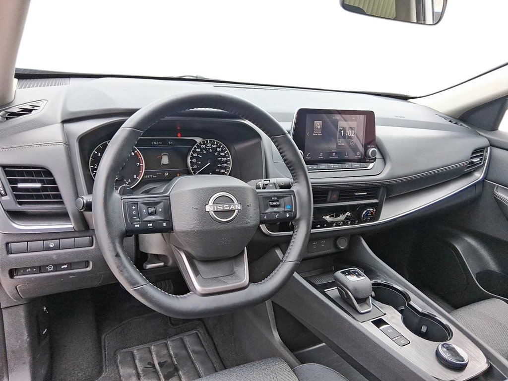 2025 Nissan Rogue AWD SV Moonroof in Stratford, Ontario - 10 - w1024h768px