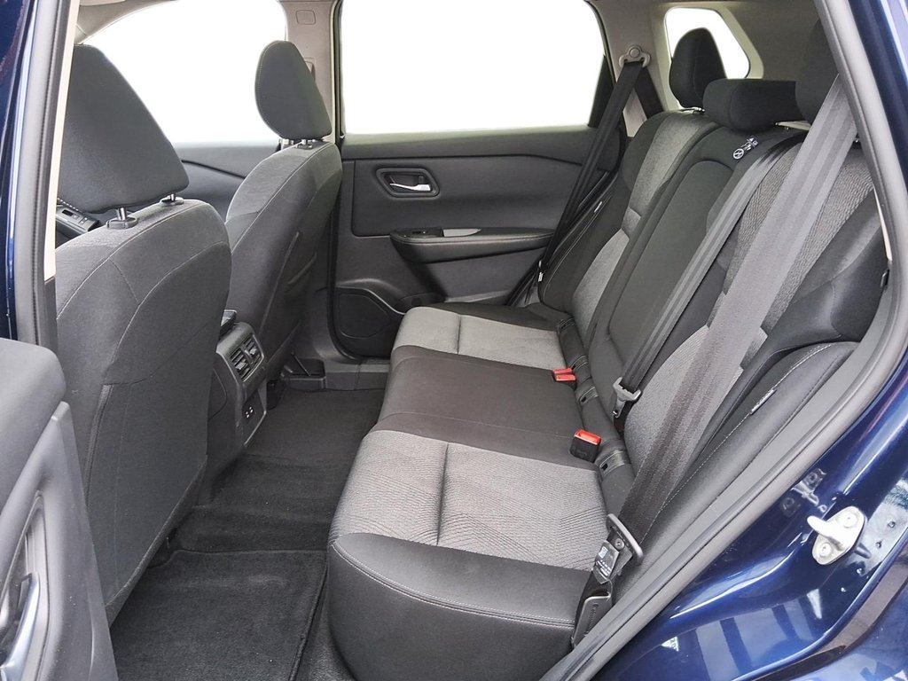 2025 Nissan Rogue AWD SV Moonroof in Stratford, Ontario - 9 - w1024h768px