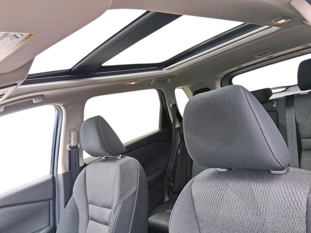2025 Nissan Rogue AWD SV Moonroof in Stratford, Ontario - 18 - w1024h768px