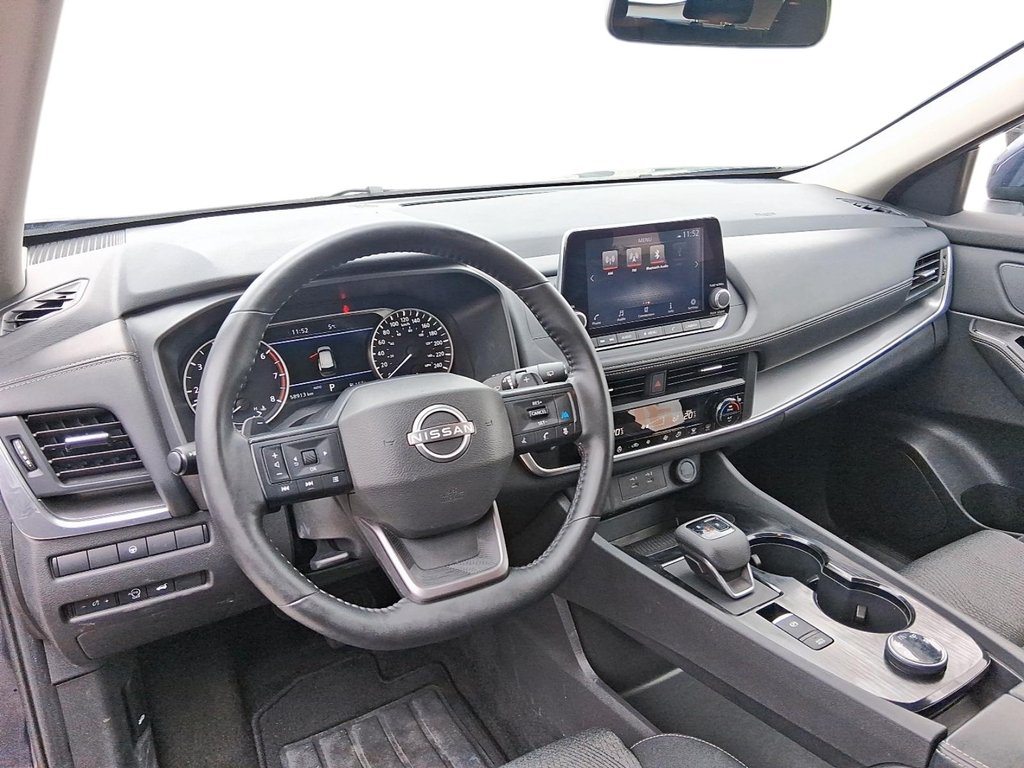 2025 Nissan Rogue AWD SV Moonroof in Stratford, Ontario - 10 - w1024h768px