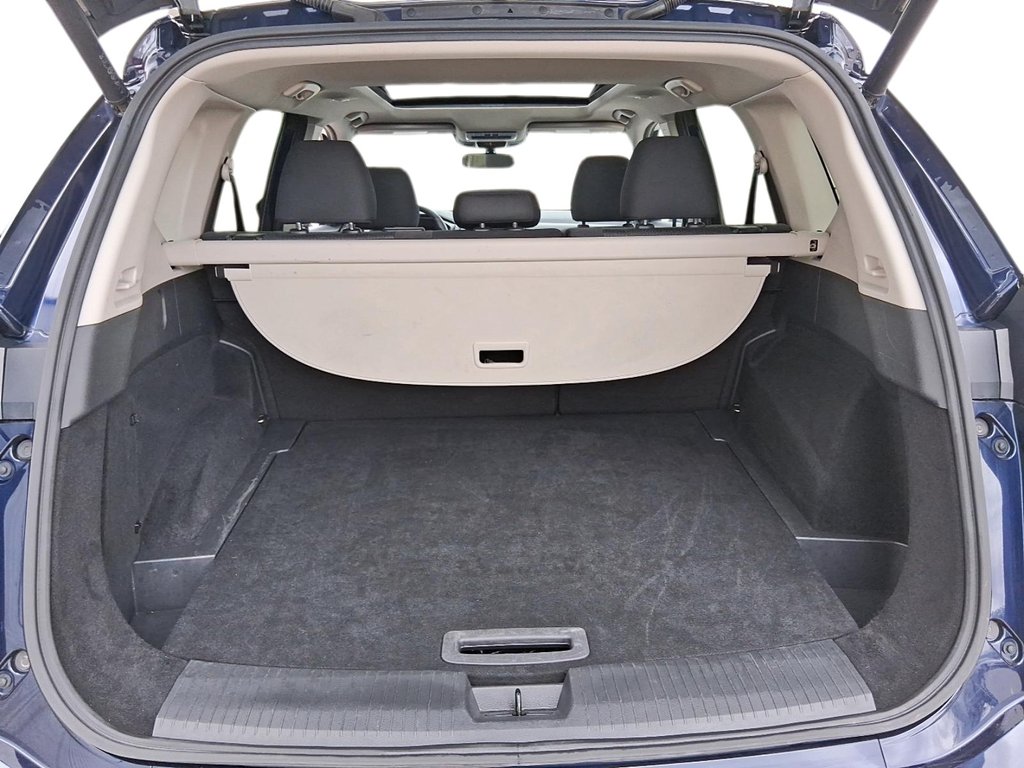2025 Nissan Rogue AWD SV Moonroof in Stratford, Ontario - 6 - w1024h768px