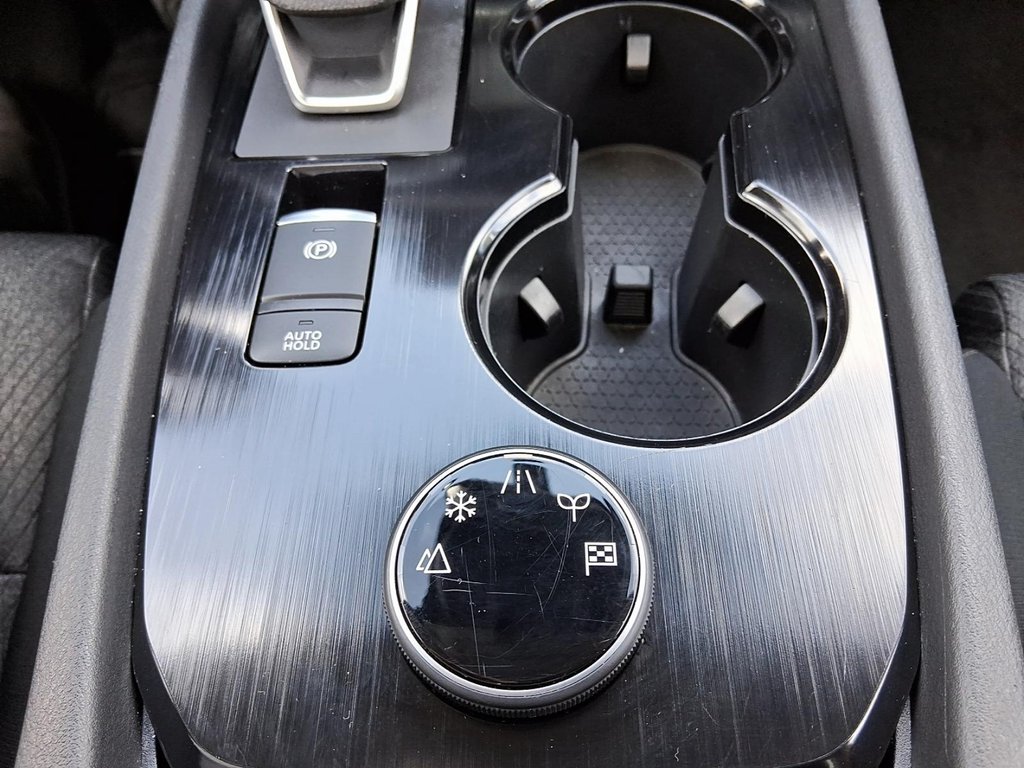 2025 Nissan Rogue AWD SV Moonroof in Stratford, Ontario - 17 - w1024h768px