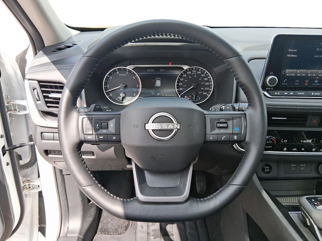 2025 Nissan Rogue AWD SV Moonroof in Stratford, Ontario - 12 - w1024h768px