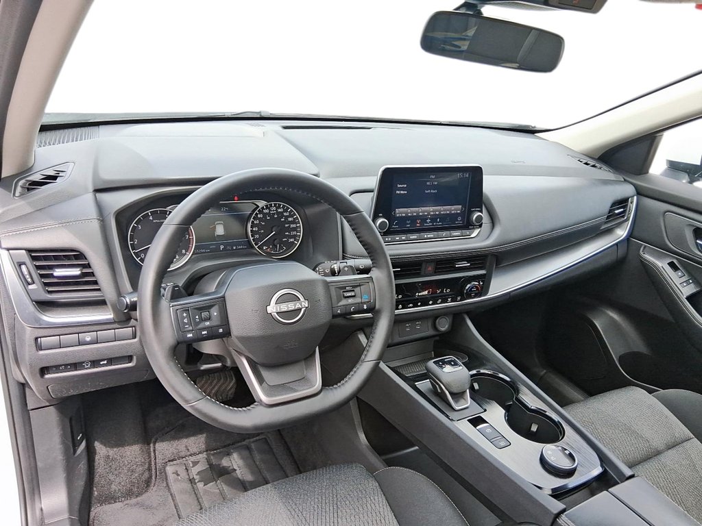 2025 Nissan Rogue AWD SV Moonroof in Stratford, Ontario - 10 - w1024h768px
