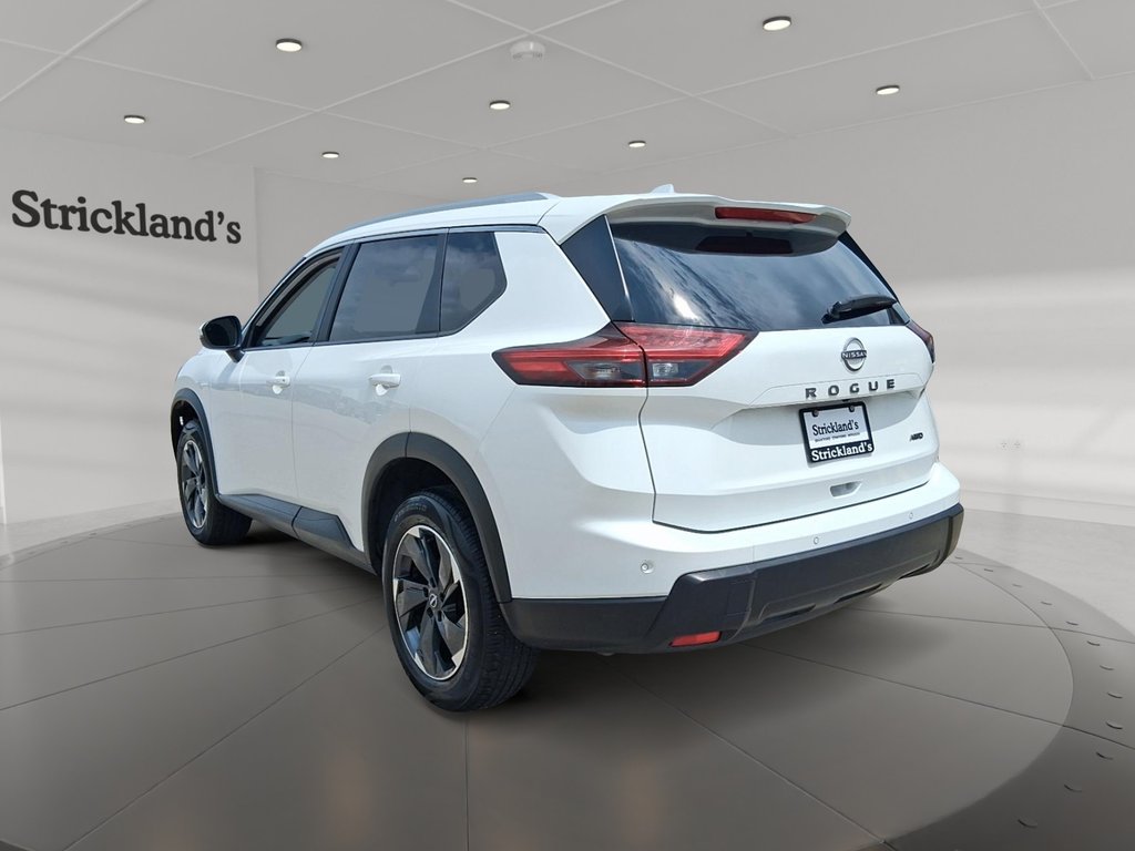 2025 Nissan Rogue AWD SV Moonroof in Stratford, Ontario - 4 - w1024h768px