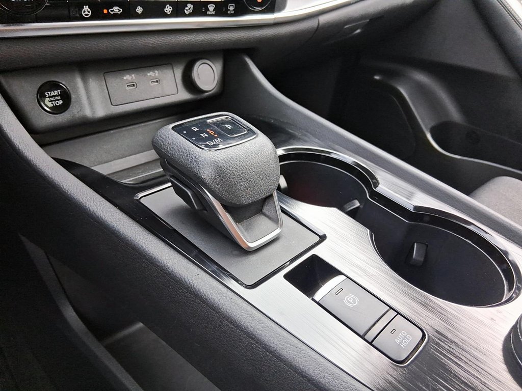 2025 Nissan Rogue AWD SV Moonroof in Stratford, Ontario - 16 - w1024h768px