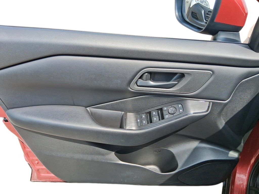 2025 Nissan Rogue AWD S in Stratford, Ontario - 11 - w1024h768px
