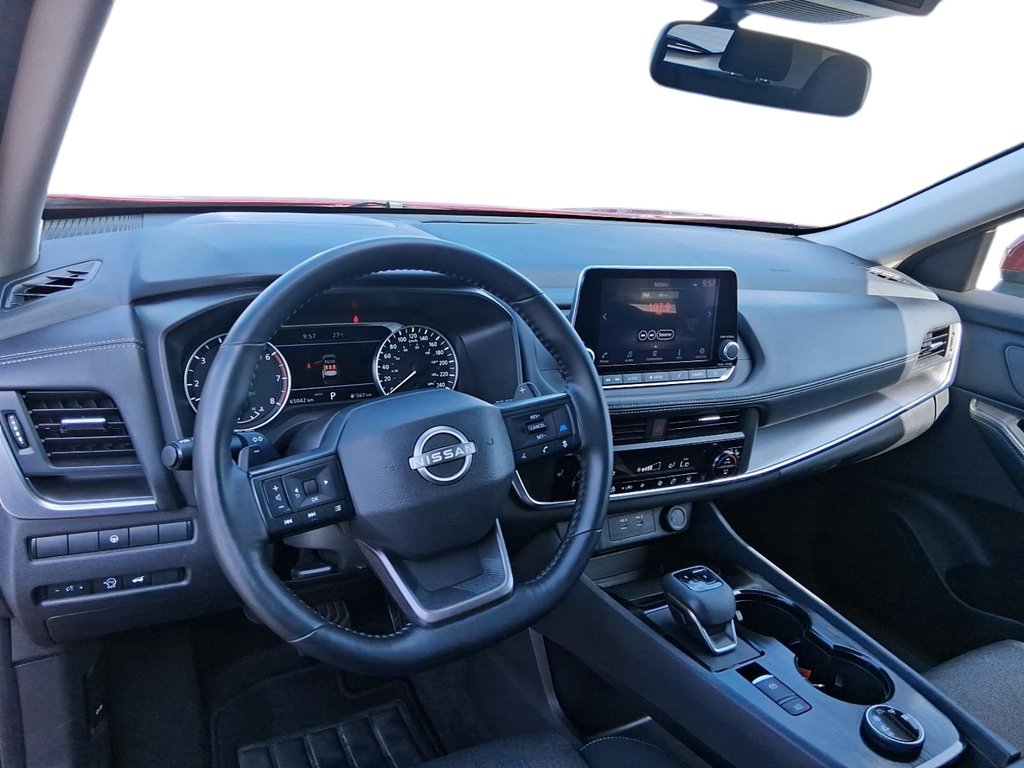 2025 Nissan Rogue AWD SV Moonroof in Stratford, Ontario - 10 - w1024h768px