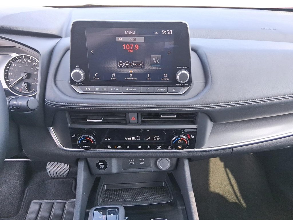 2025 Nissan Rogue AWD SV Moonroof in Stratford, Ontario - 15 - w1024h768px
