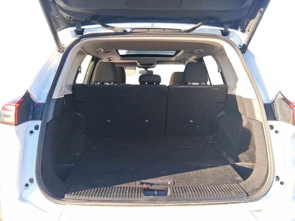 2025 Nissan Rogue AWD SV Moonroof in Stratford, Ontario - 6 - w1024h768px
