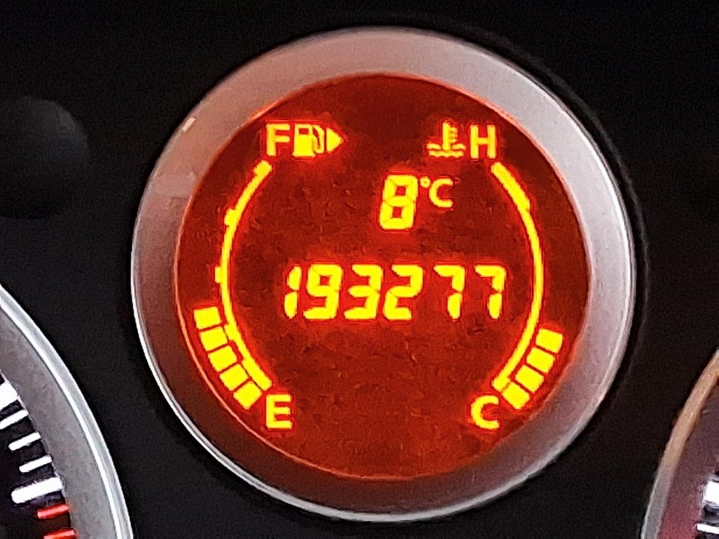 2011 Nissan Sentra 2.0 6sp in Stratford, Ontario - 13 - w1024h768px