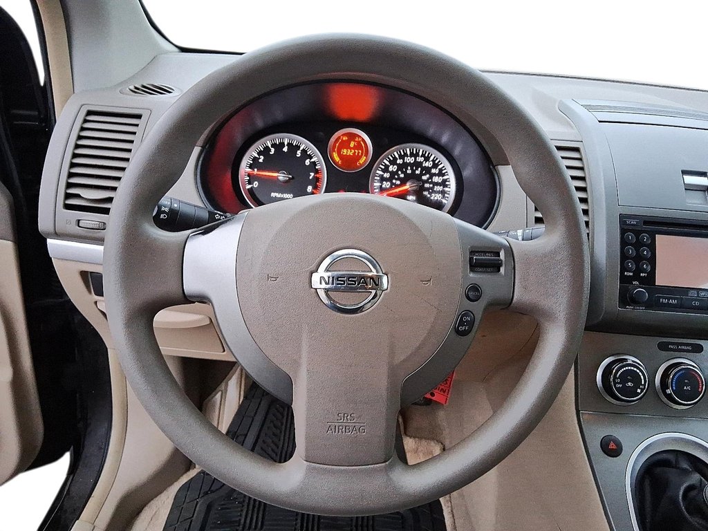 2011 Nissan Sentra 2.0 6sp in Stratford, Ontario - 12 - w1024h768px