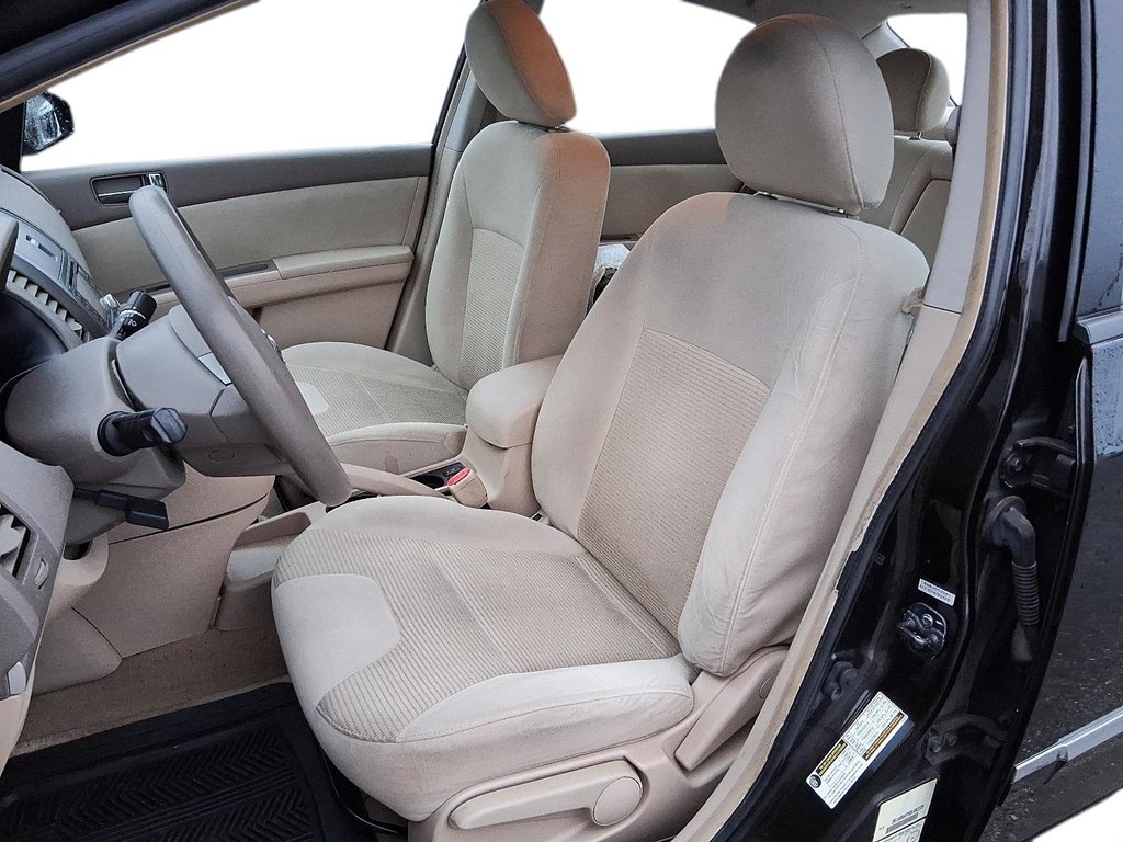 2011 Nissan Sentra 2.0 6sp in Stratford, Ontario - 8 - w1024h768px