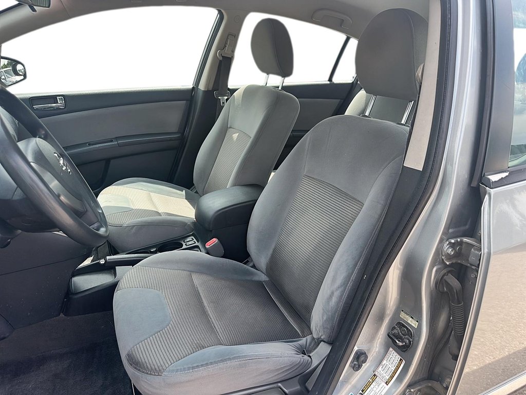 2012 Nissan Sentra 2.0 CVT in Stratford, Ontario - 7 - w1024h768px