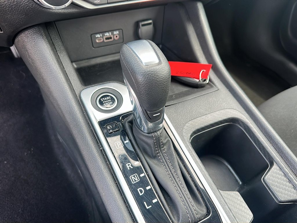 2023 Nissan Sentra SV CVT in Stratford, Ontario - 14 - w1024h768px