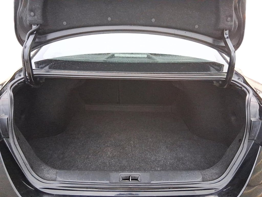 2023 Nissan Sentra SV CVT in Stratford, Ontario - 6 - w1024h768px