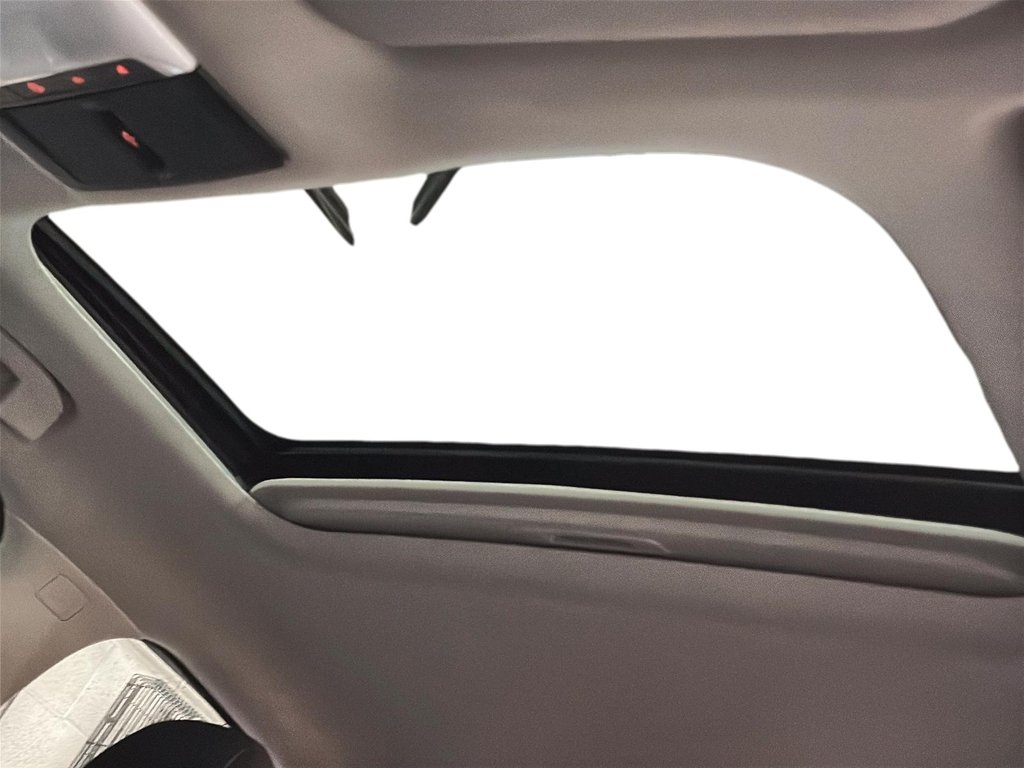 2024 Nissan Sentra SV CVT in Stratford, Ontario - 15 - w1024h768px