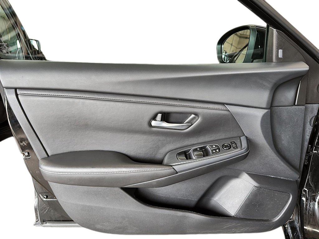 2024 Nissan Sentra SV CVT in Stratford, Ontario - 10 - w1024h768px