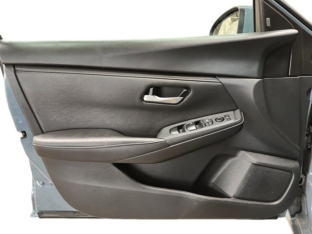 2024 Nissan Sentra SV CVT in Stratford, Ontario - 10 - w1024h768px