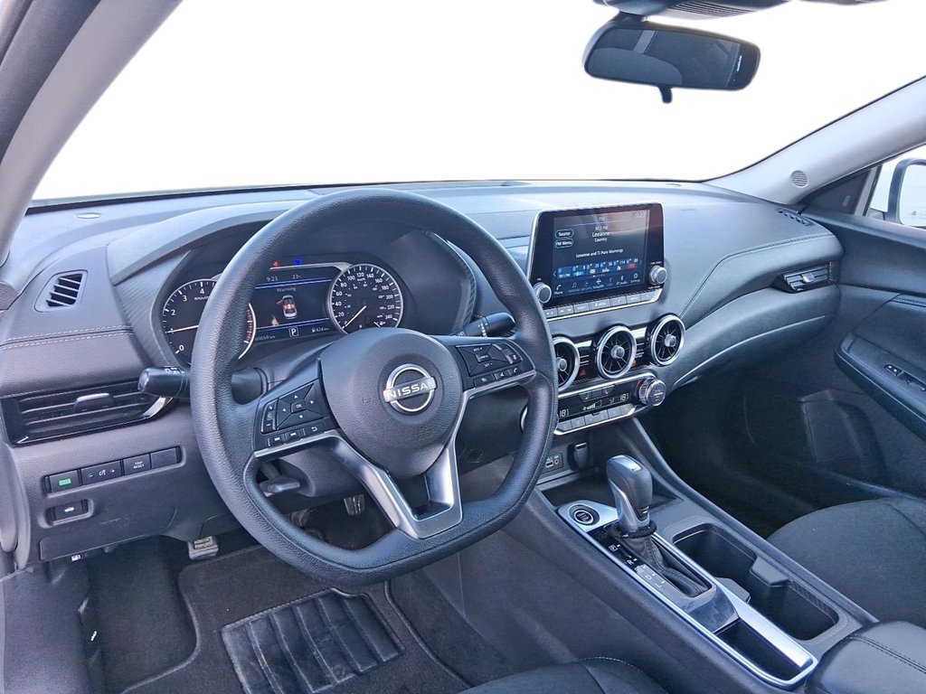 2025 Nissan Sentra SV CVT in Stratford, Ontario - 10 - w1024h768px
