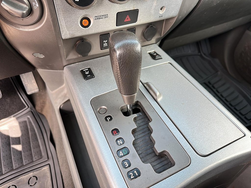2005 Nissan Titan King Cab (4x4) 5.6 SE in Stratford, Ontario - 12 - w1024h768px