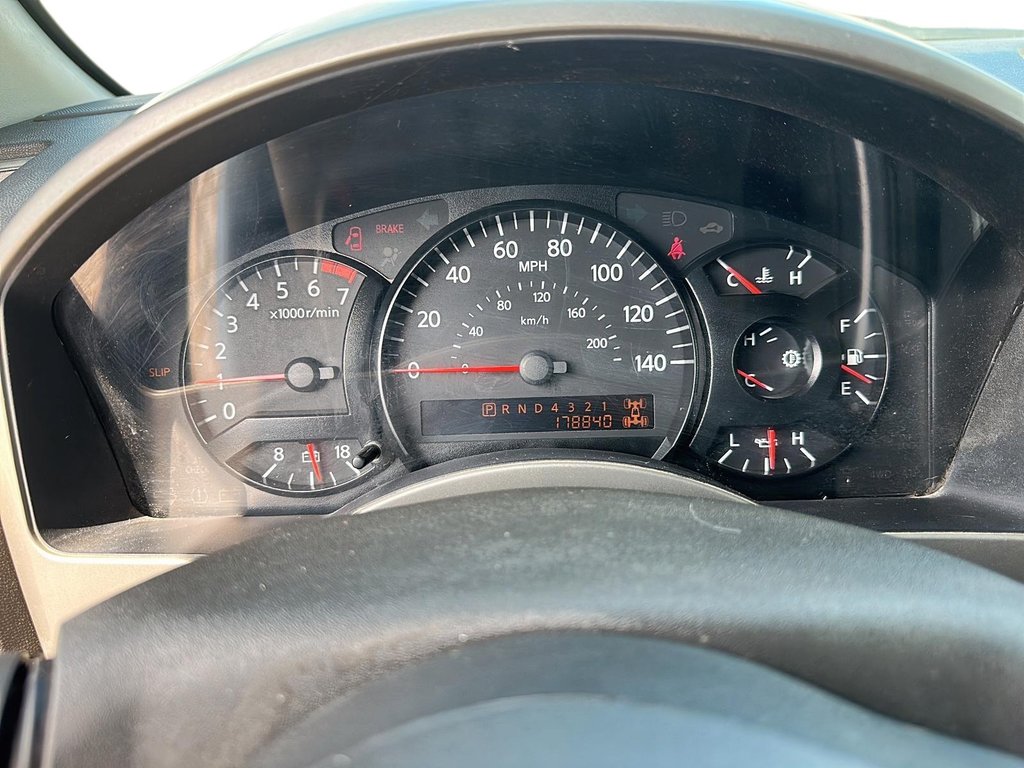 2005 Nissan Titan King Cab (4x4) 5.6 SE in Stratford, Ontario - 11 - w1024h768px