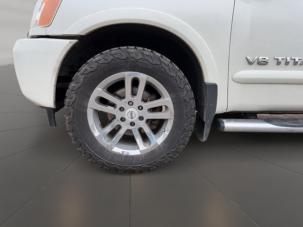 2014 Nissan Titan Crew Cab SV 4X4 SWB in Stratford, Ontario - 6 - w1024h768px