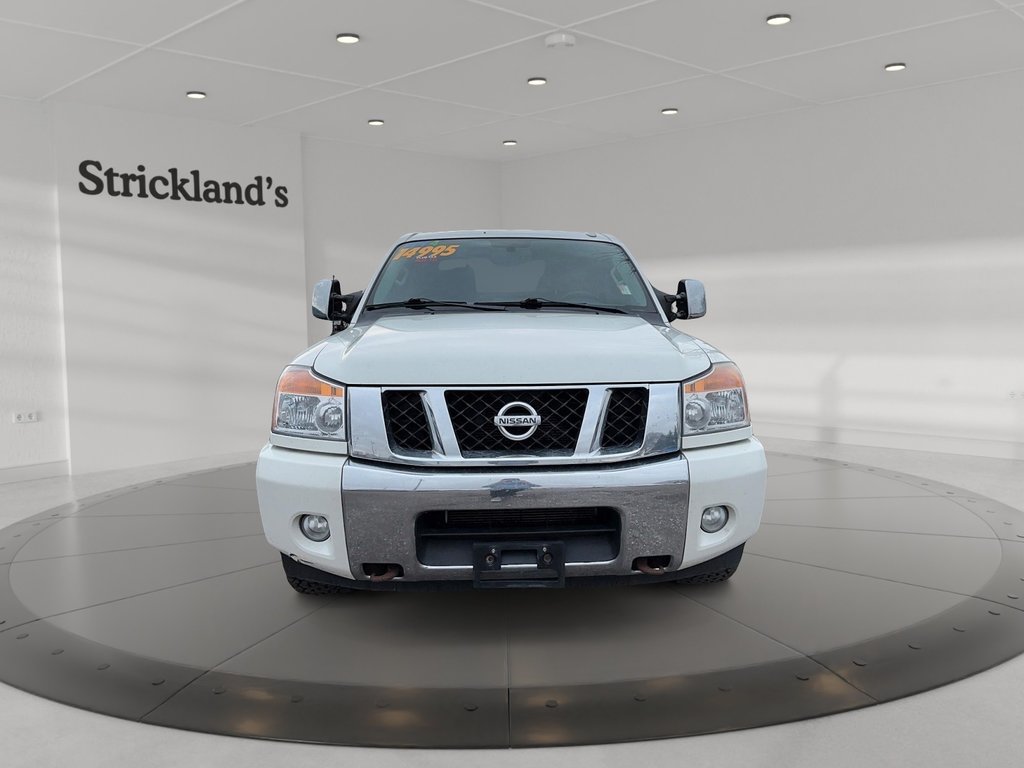 2014 Nissan Titan Crew Cab SV 4X4 SWB in Stratford, Ontario - 2 - w1024h768px