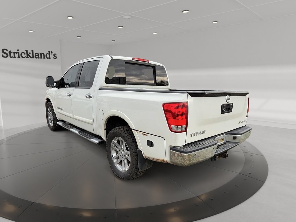 2014 Nissan Titan Crew Cab SV 4X4 SWB in Stratford, Ontario - 4 - w1024h768px