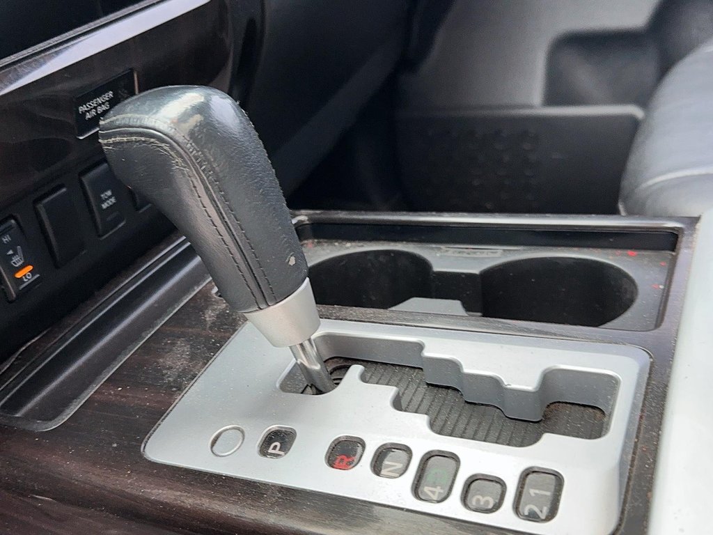 2014 Nissan Titan Crew Cab SV 4X4 SWB in Stratford, Ontario - 12 - w1024h768px